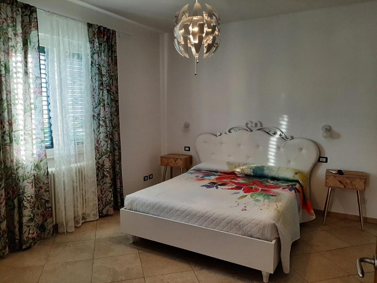 Viola Di Mare Rooms And Parking Termoli Exterior photo